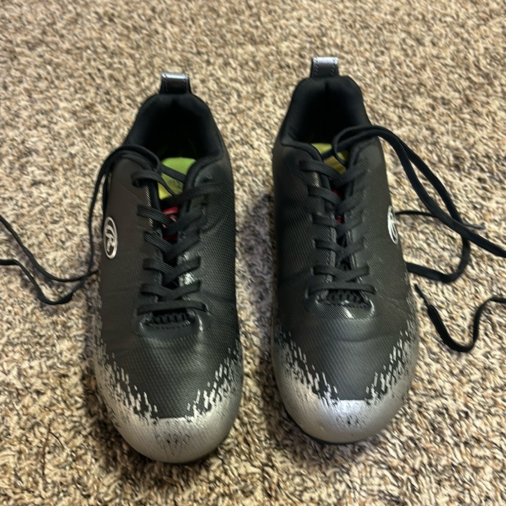 Boys Size 5Y cleats - used